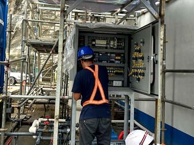 Control panel installation and commissioning at a pumping station